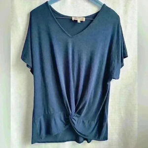Philosophy women’s size L, navy top
